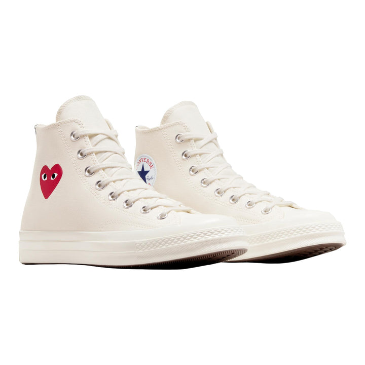 Club21 - COMME des GARCONS PLAY CONVERSE - Small Red Heart Chuck Taylor High Top - SNEAKERS - White