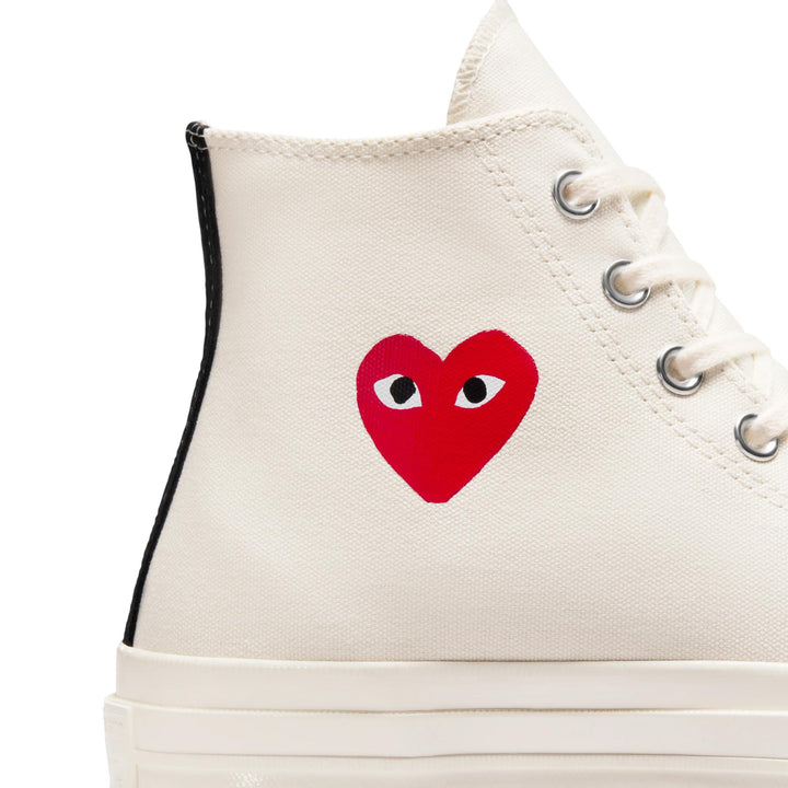 Club21 - COMME des GARCONS PLAY CONVERSE - Small Red Heart Chuck Taylor High Top - SNEAKERS - White