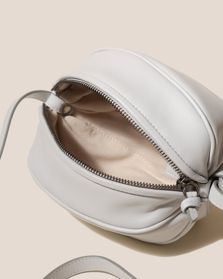 보야 볼 모양의 크로스바디