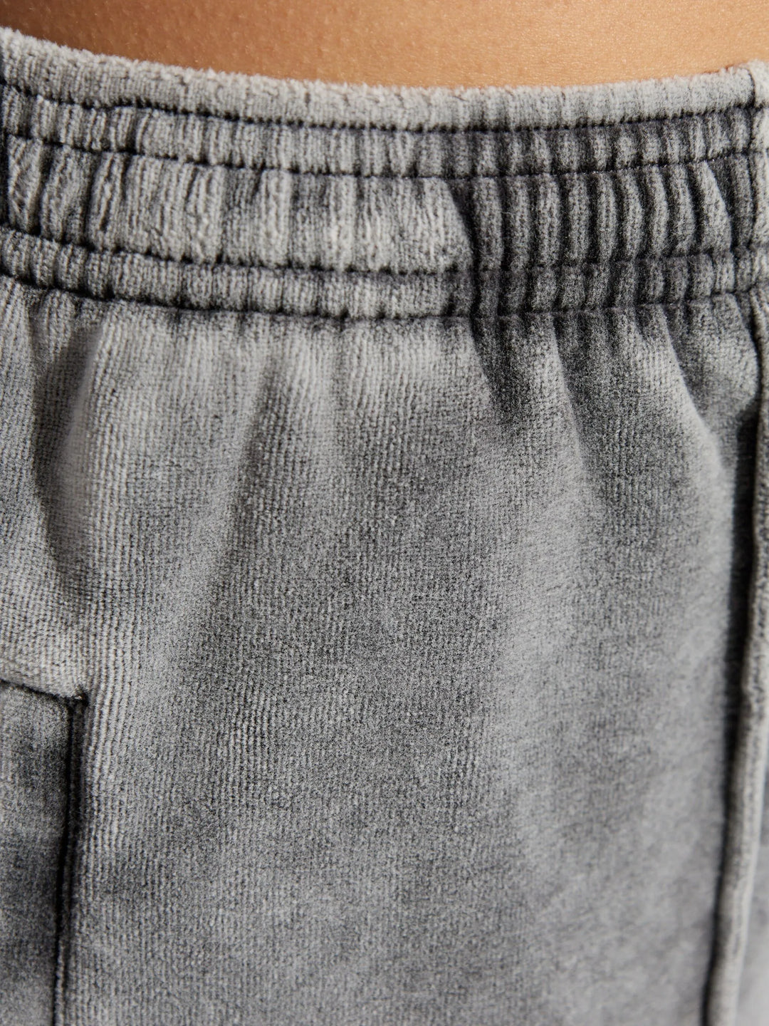 Mid Rise Articulated Leg Pant