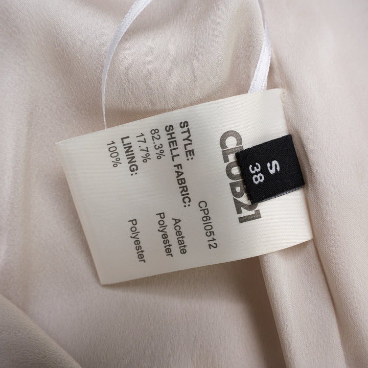 Cream wide-leg high-rise cargo pants in crepe acetate blend with flap pockets and pressed front crease - view 4