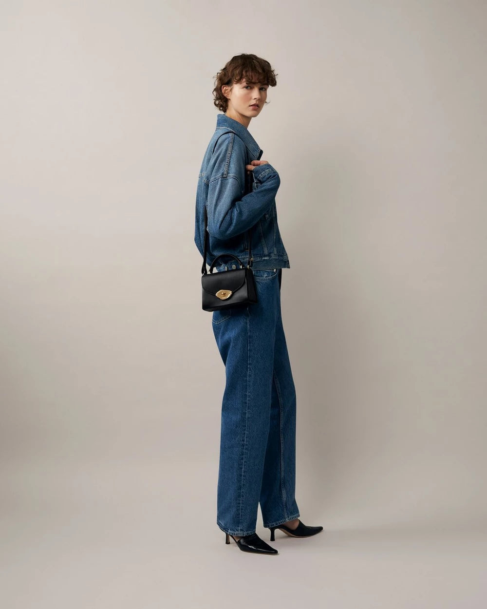 스몰 라나 탑 핸들 고광택 가죽 (블랙)