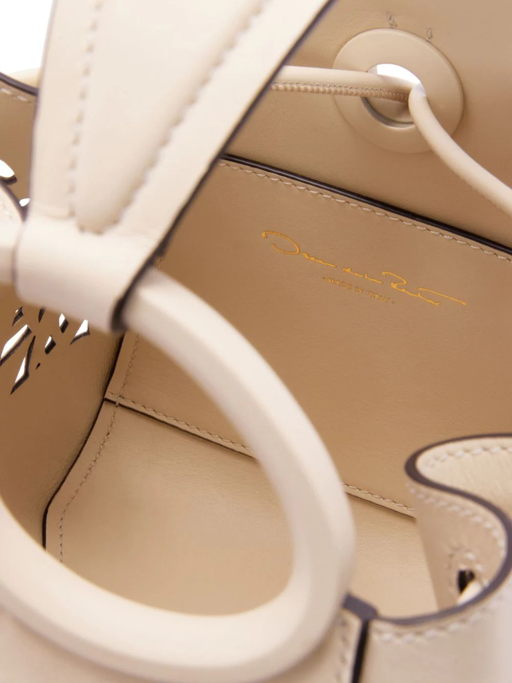 레이저 탑 핸들이 있는 부드러운 송아지 가죽