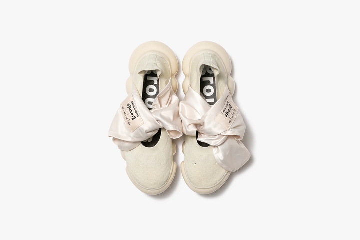 Jewelry Hankie Pumps