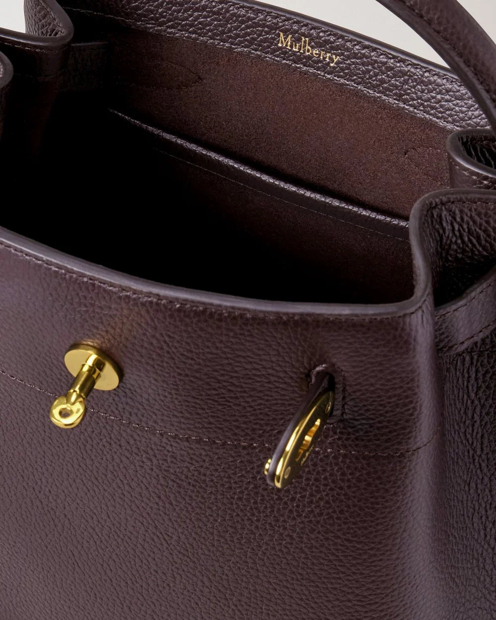 Islington Bucket Ebony Small Classic Grain