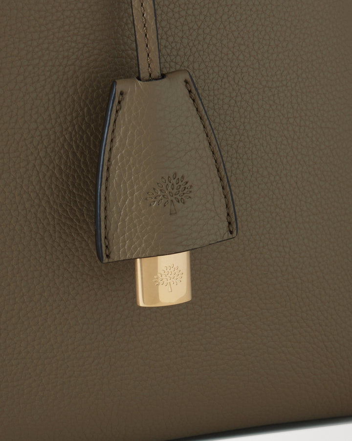 Lily Chain Tote Linen Green Small Classic Grain