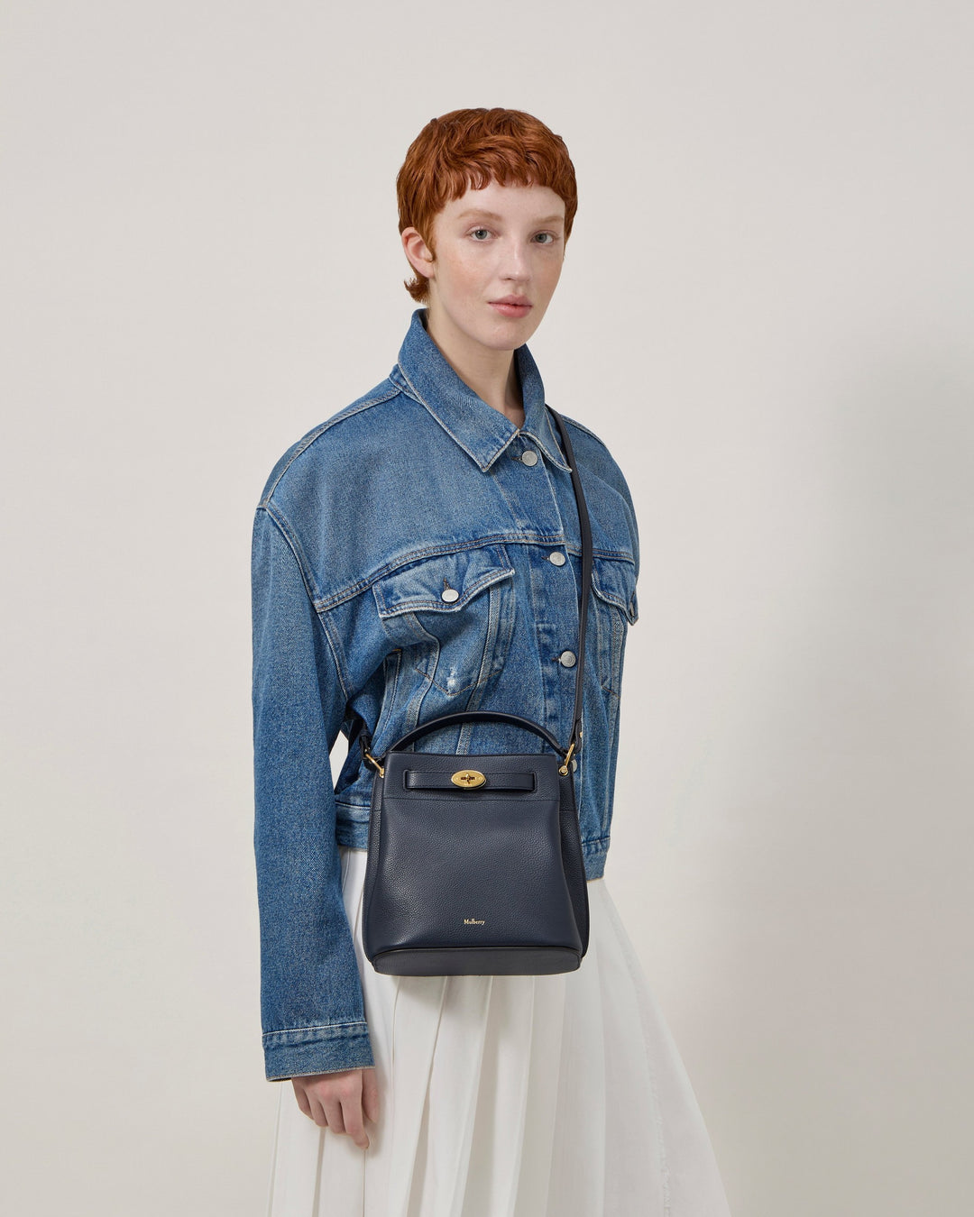 Mulberry Islington Small Classic Grain Crossbody Bag – Available at Club 21, Official Retailer in Singapore, Malaysia & Thailand with Global Shipping Online