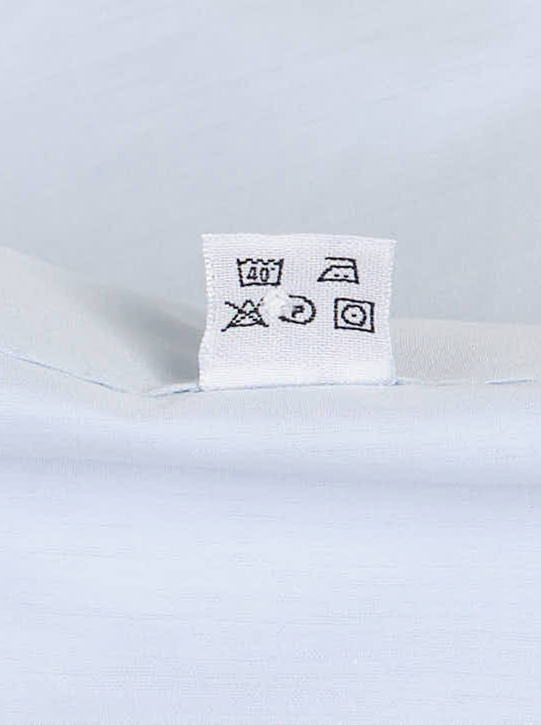 Setchu Geisha cotton shirt in pale blue with pointed collar, concealed placket, button tab details and long waist ties knotted at the front - view 5