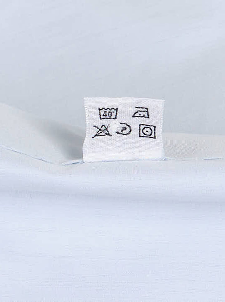 Setchu Geisha cotton shirt in pale blue with pointed collar, concealed placket, button tab details and long waist ties knotted at the front - view 5