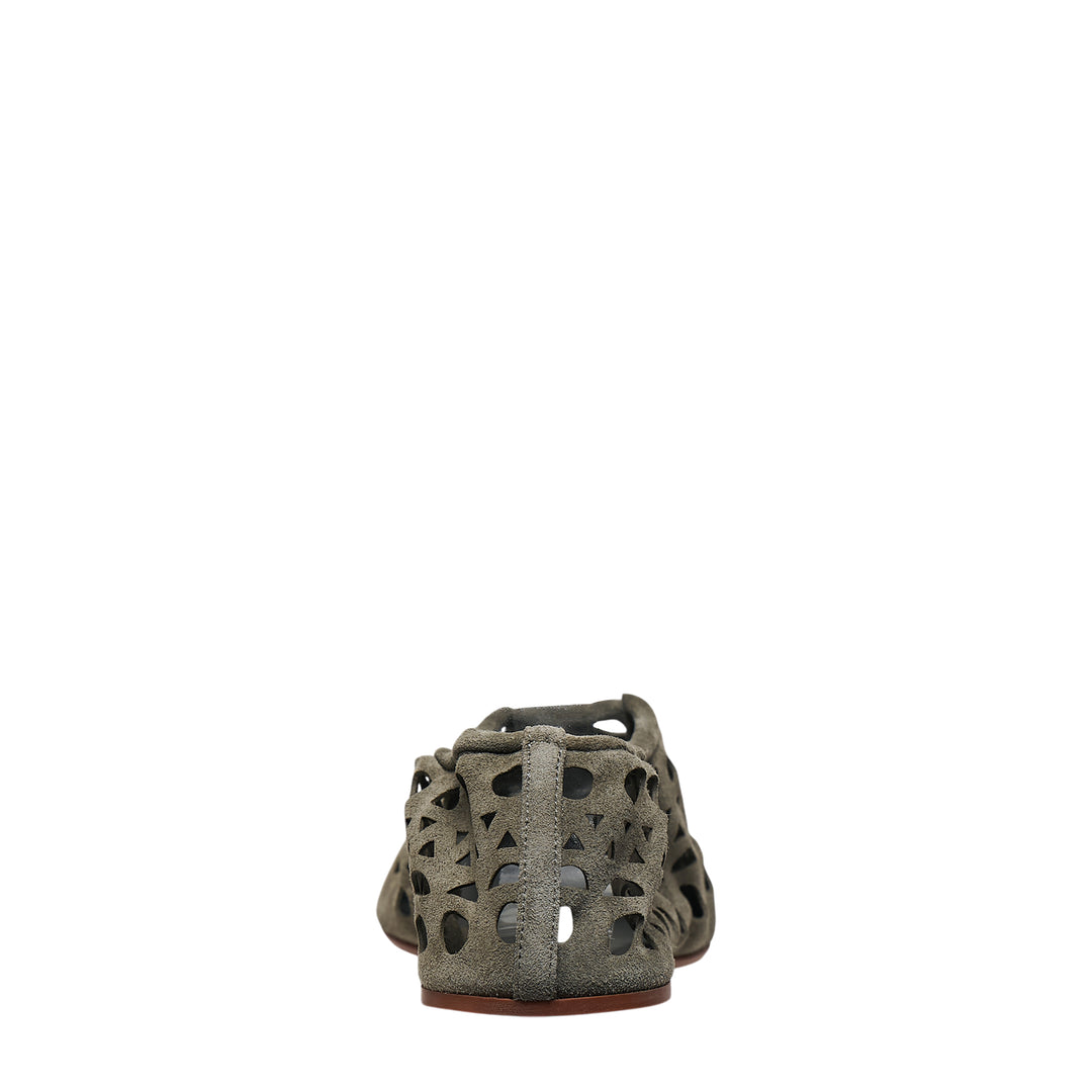 Neo Vienne Perforated Slippers