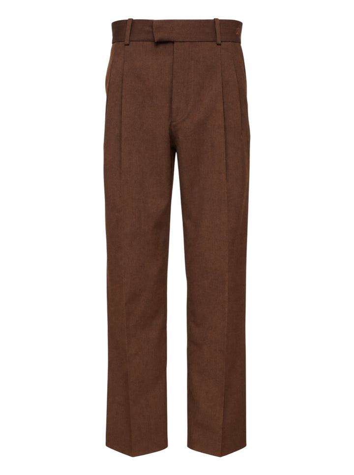 Drôle de Monsieur brown wool twill golfer pants with pleated front, high waistband and straight leg, shown front view