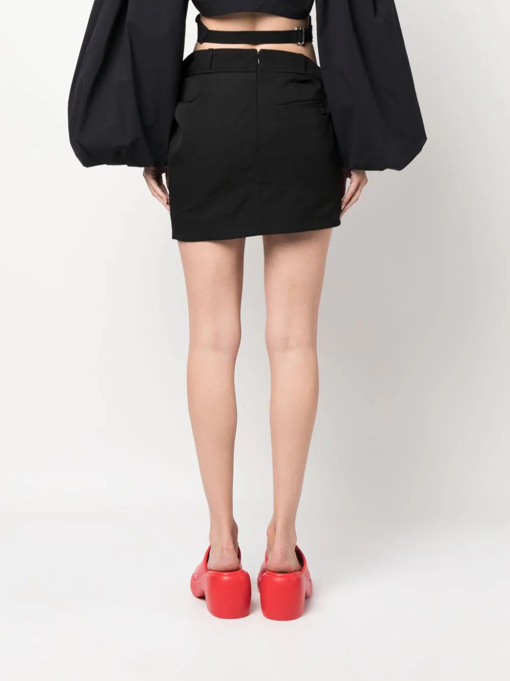 JACQUEMUS-La-Mini-Jupe-Bahia-Black-4