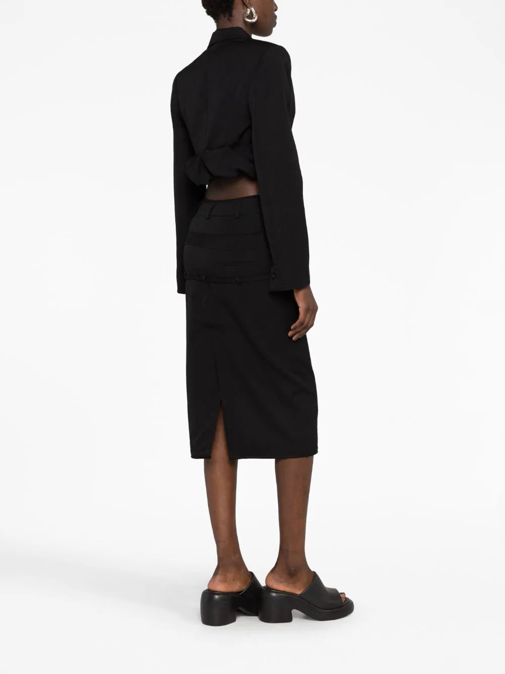 JACQUEMUS-La-Veste-Croissant-Black-5