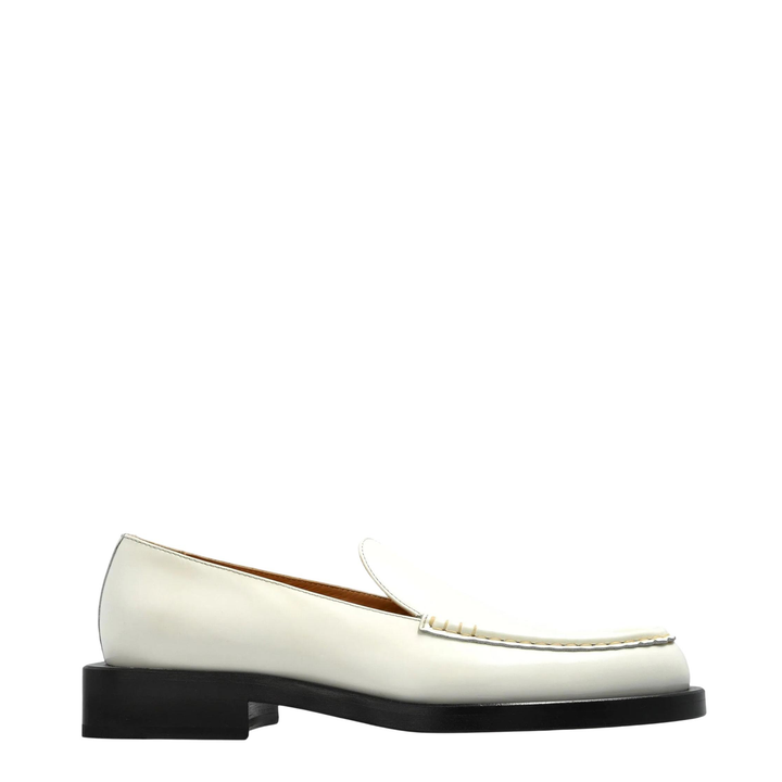 Les Mocassins