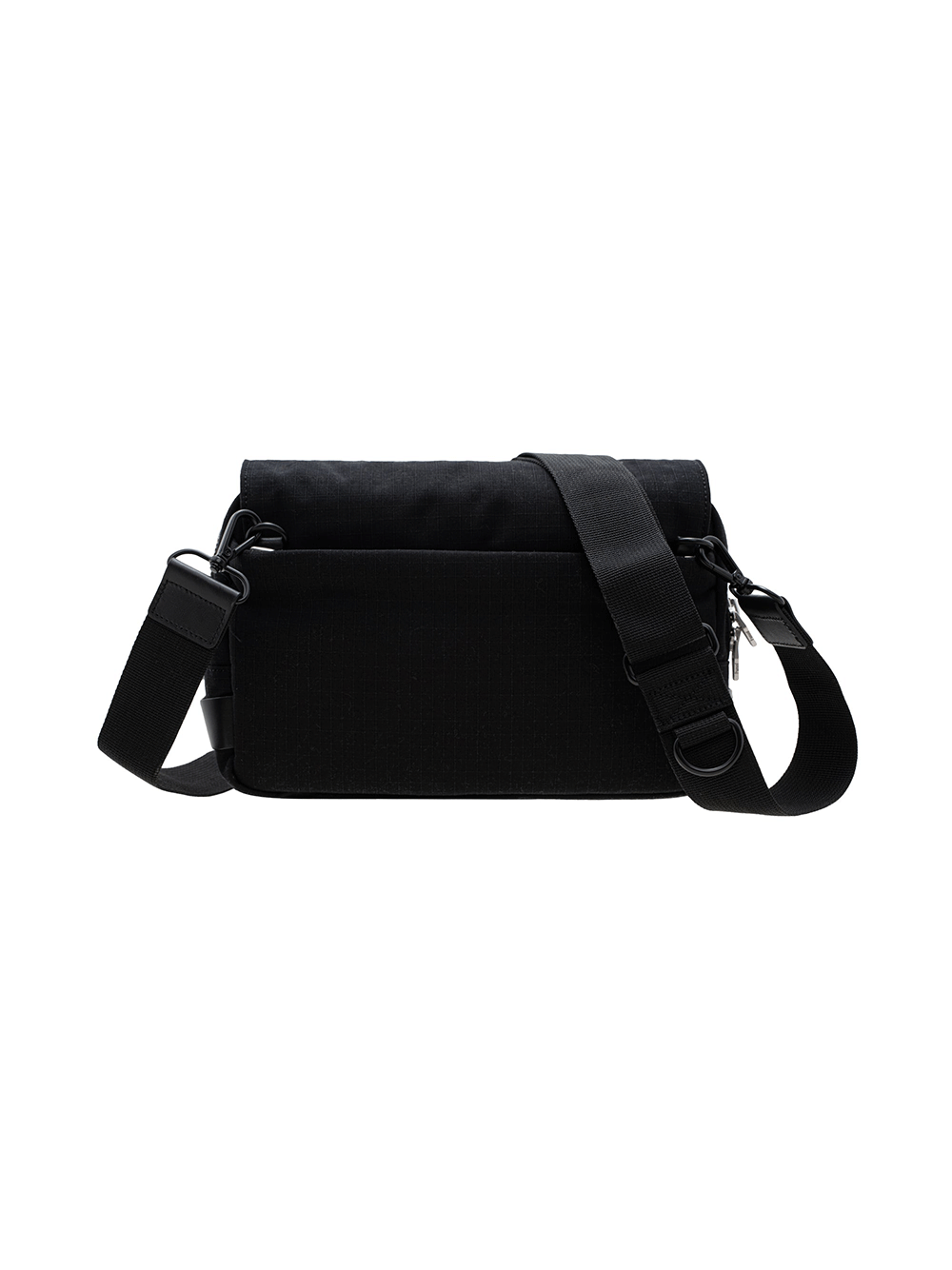 Juun.J-Ripstop-Flip-Cross-Bag-Black-3