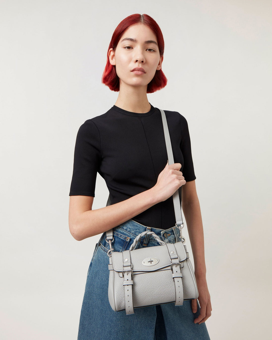 Mulberry-Mini-Alexa-Heavy-Grain-Light-Grey-5