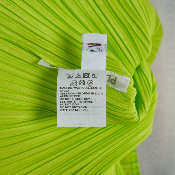 Club21 - PLEATS PLEASE ISSEY MIYAKE - New Colorful Basics 3 Cardigan - PLEATED CARDIGANS - Yellow Green