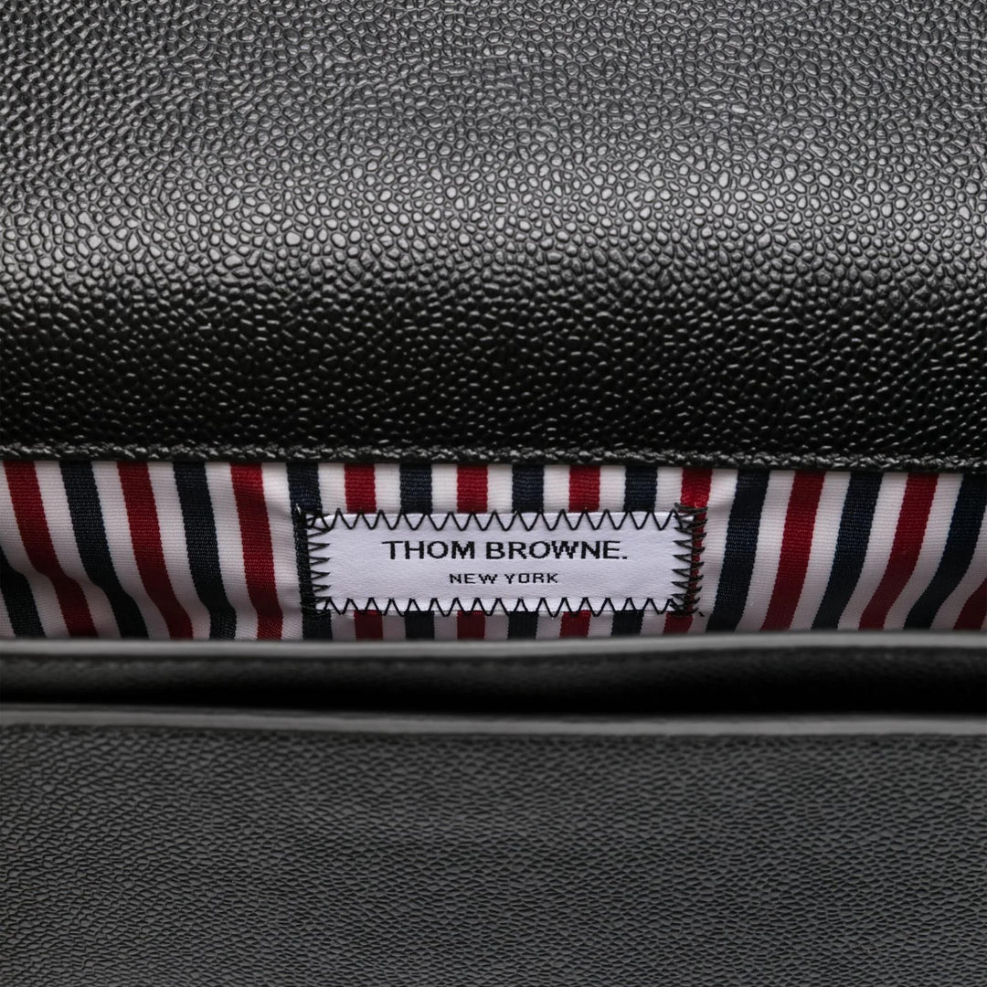 Club21 - Thom Browne - Pebble Grain Reporter Bag Men - CROSS BODY - Black