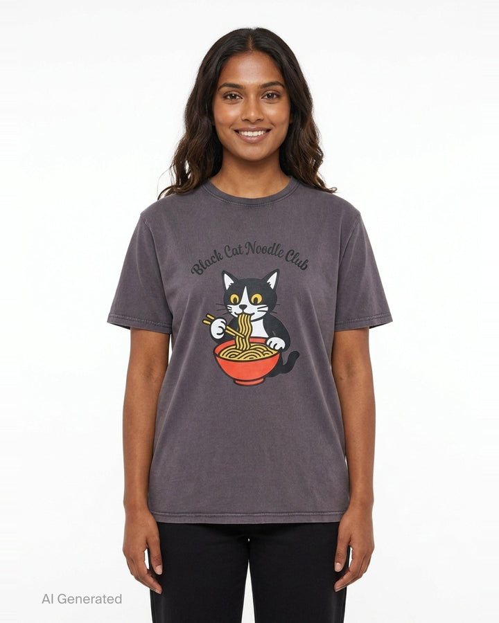 Black Cat Noodle Club Tee | Black Score | Club21 - front