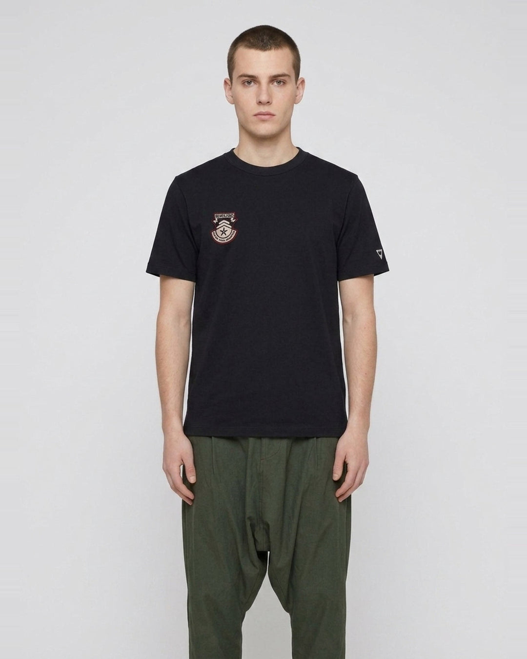 Badge Basic Tee | Blackjack | Club21 - front