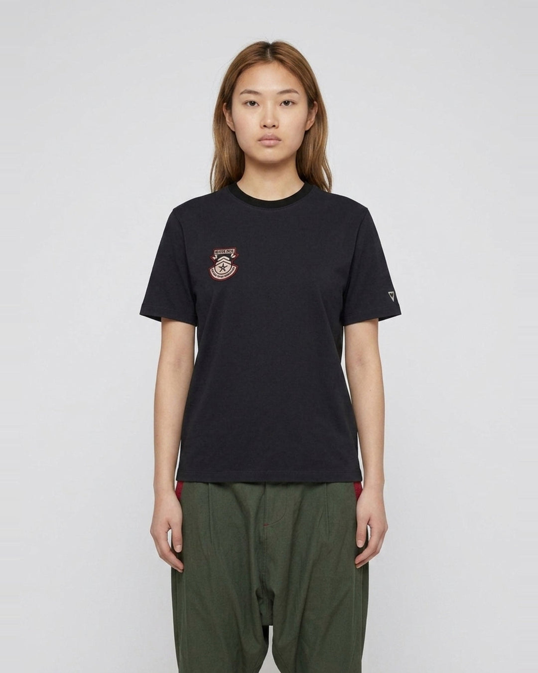 Badge Basic Tee | Blackjack | Club21 - front female