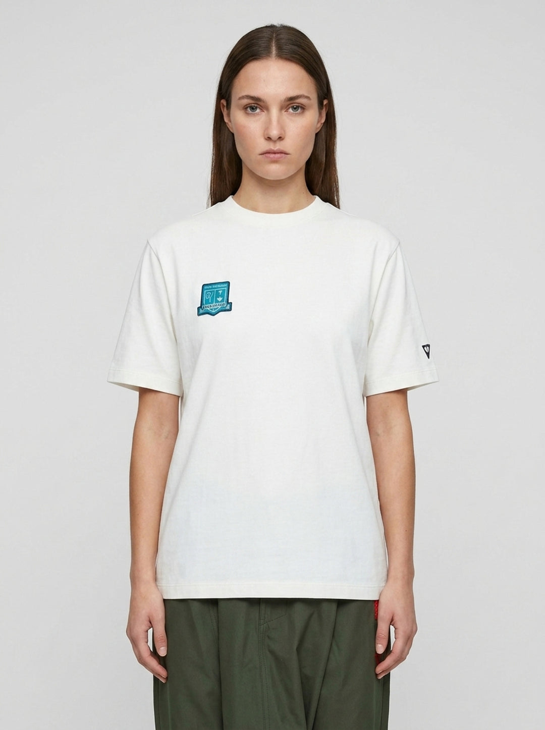 Badge Basic Tee | Blackjack | Club21 - front female