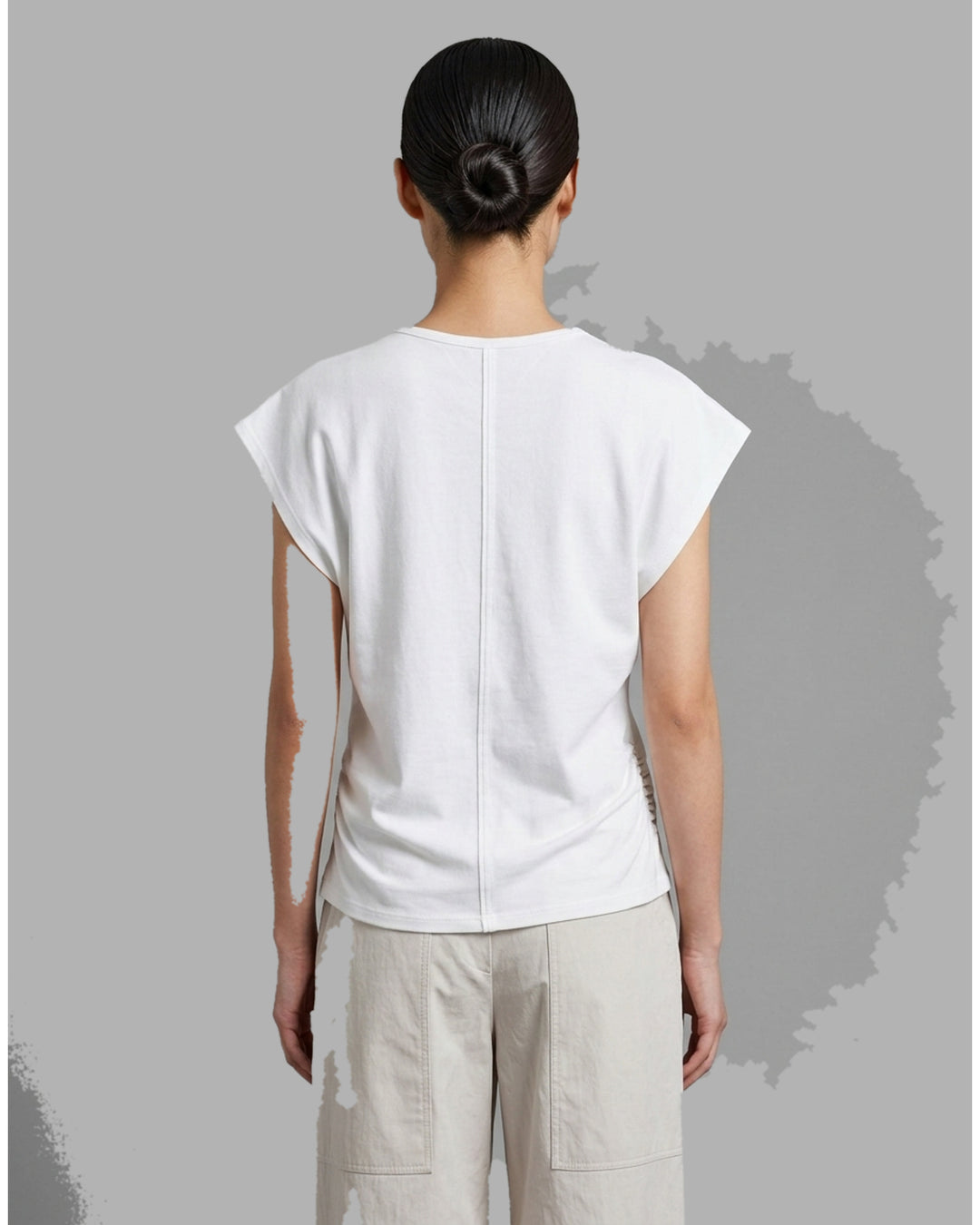 Red cotton spandex jersey V-neck top with extended short sleeves and Club21 label at the back neck - back