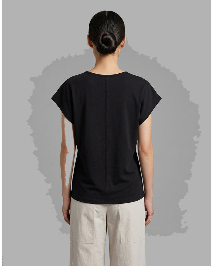 Red cotton spandex jersey V-neck top with extended short sleeves and Club21 label at the back neck - back