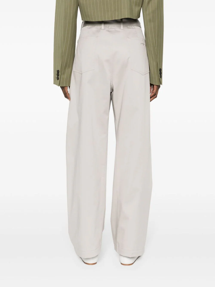 루프 링 벨트가 달린 바지