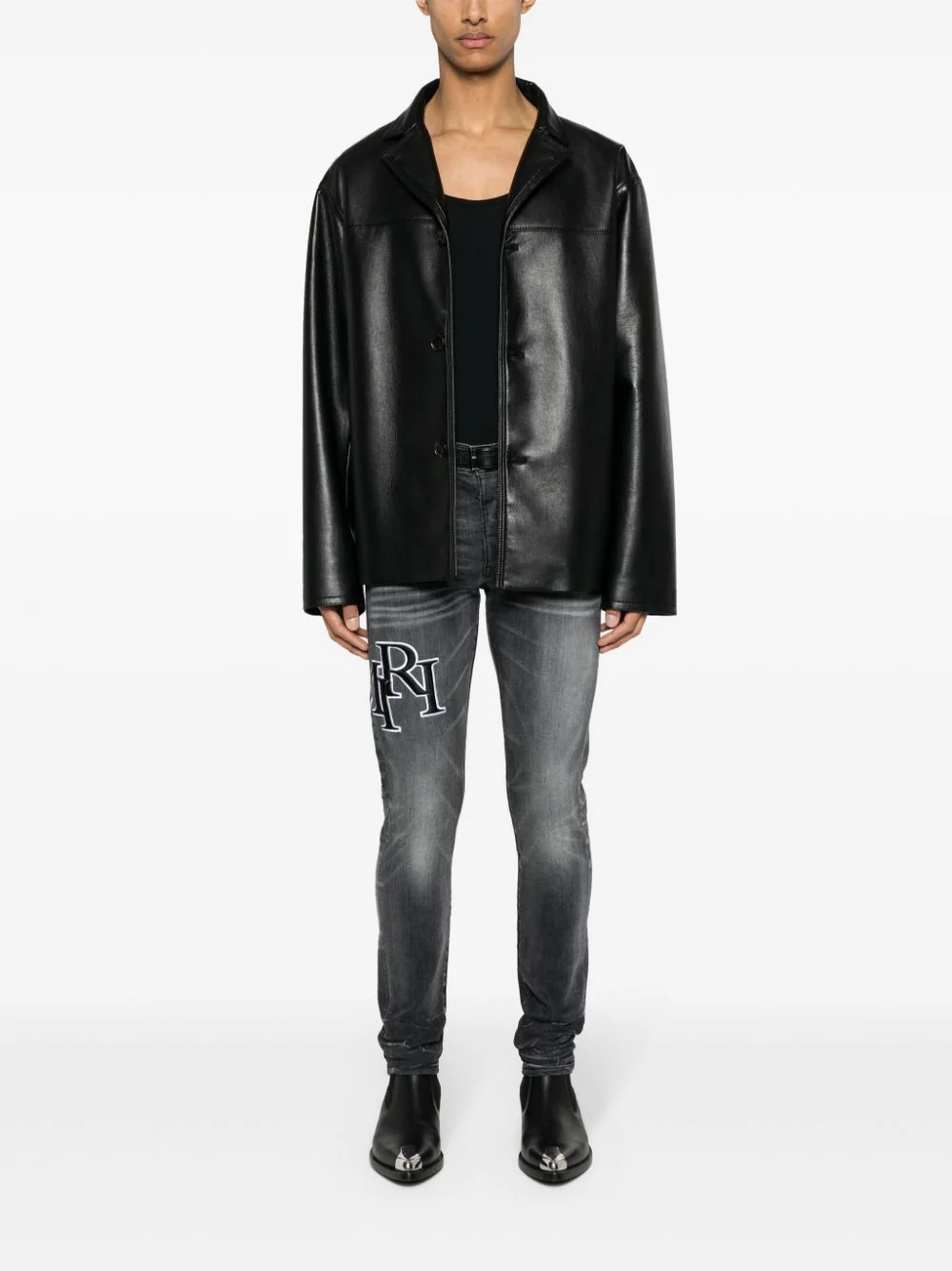 스태거드 로고 진