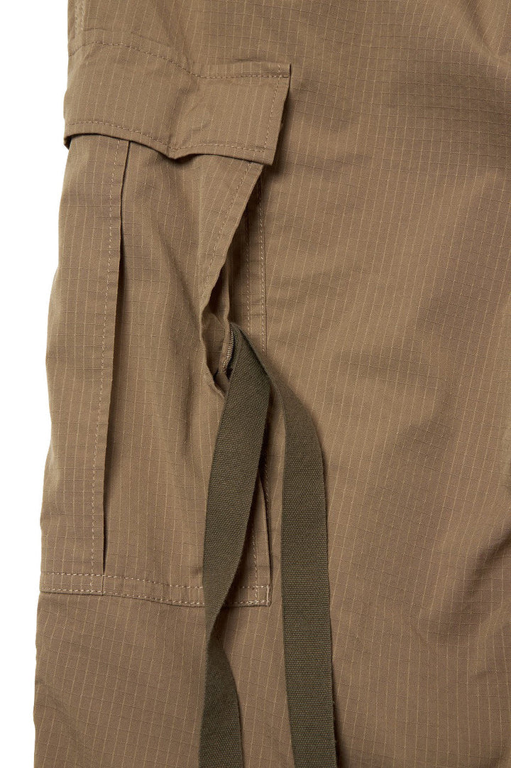 베이지 낙하산 바지